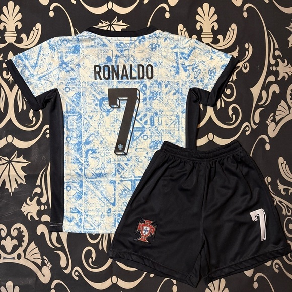 Medium Ronaldo Kids Soccer Jersey Portugal Footballer Blue away Kit - Size 26 - Picture 7 of 8